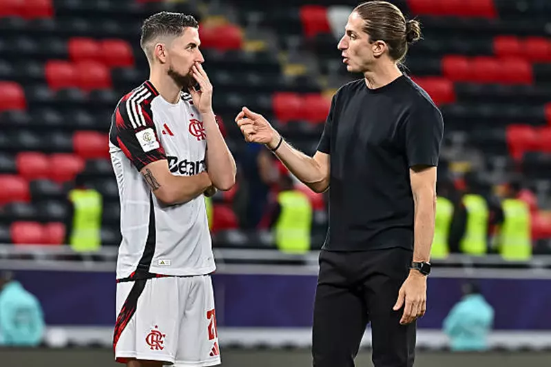 منافس بيراميدز.. فليبي لويس صاحب الـ6 بطولات الذي لا يخسر في النهائيات 